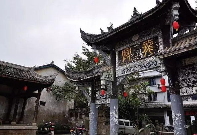 王清官宣签约东洋天映 有期有盼不负热爱